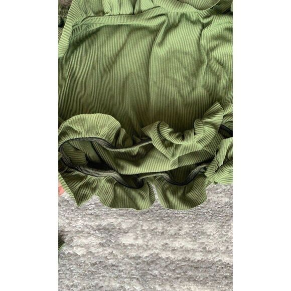 Boohoo NWT Green Fall Chic Off the Shoulder Long Sleeve Ribbed Crop Top - Picture 7 of 9